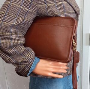 Coach #9840 British Tan, 1980's-early 1990's Zip Clutch Wristlet